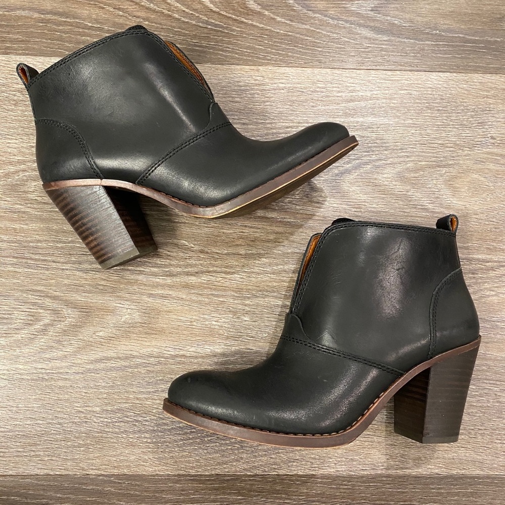 Gently used Lucky Brand boots. Size 7.5M.